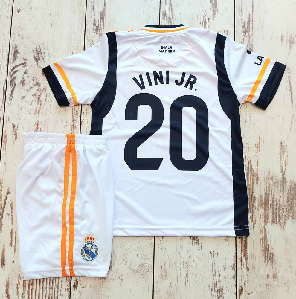 Детски спортен екип на Винисиус 7, футболен с Шорти VINI 7 REAL MADRID Бял 2025 (Copy)