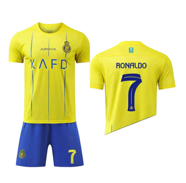 Детски спортен екип на Роналдо 7 с лика Бял, футболен RONALDO AL NASSR 2026