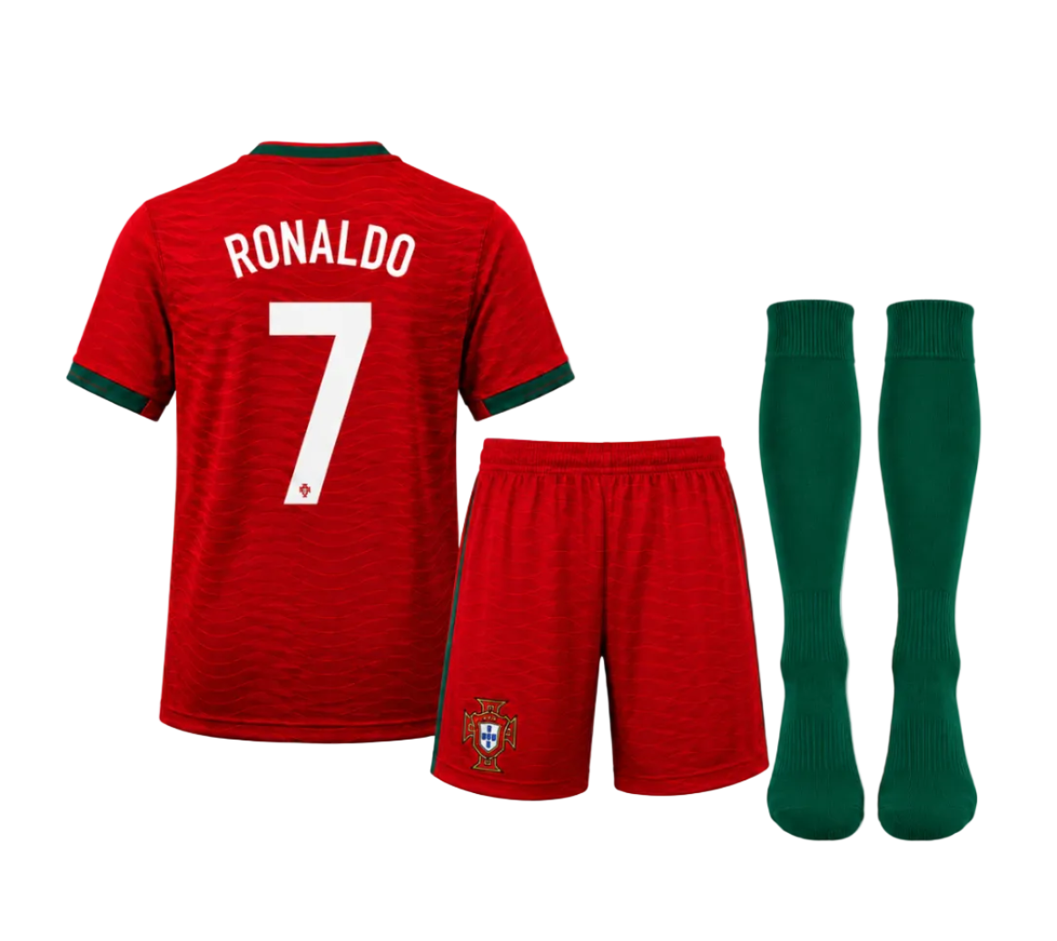 RED Edition Роналдо Световно 26 Детски спортен Червен екип с Чорапи на CR7 PORTUGALIA