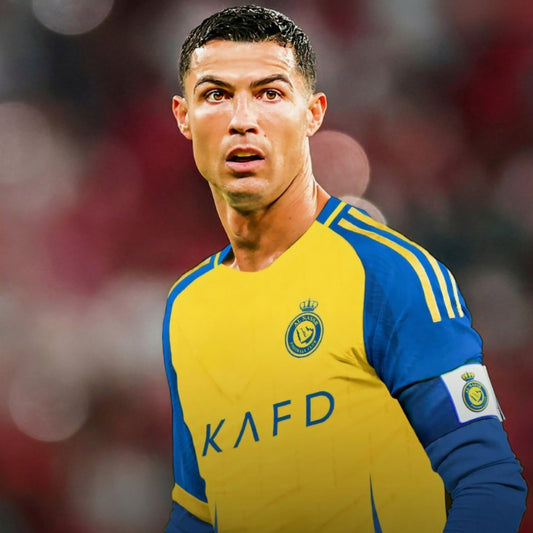 2025 НОВИЯ Детски футболен екип на Роналдо 7, жълт с чорапи RONALDO Al Nassr