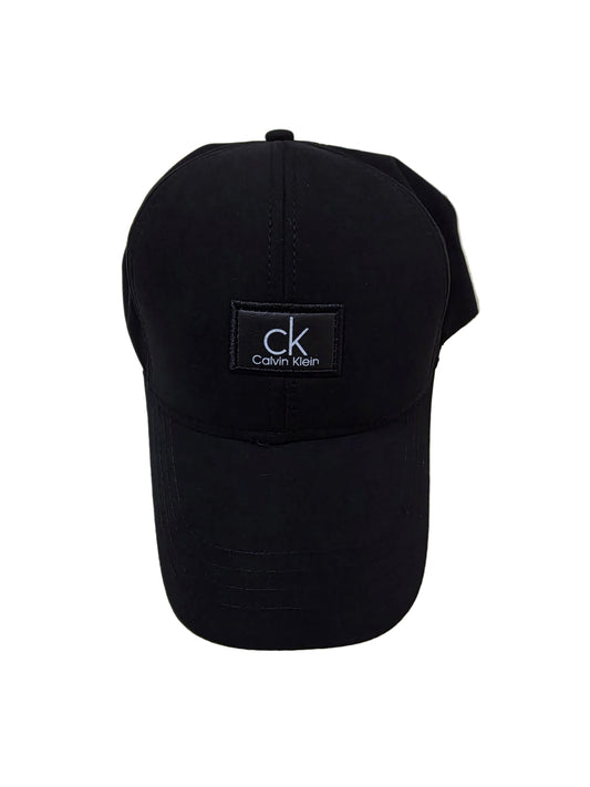 2026 Черна шапка Calvin Klein – Стилен модел с регулатор, унисекс дизайн